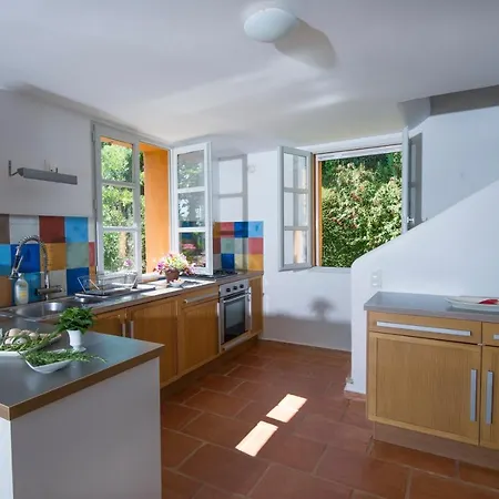 House With Garden And Sea View *
