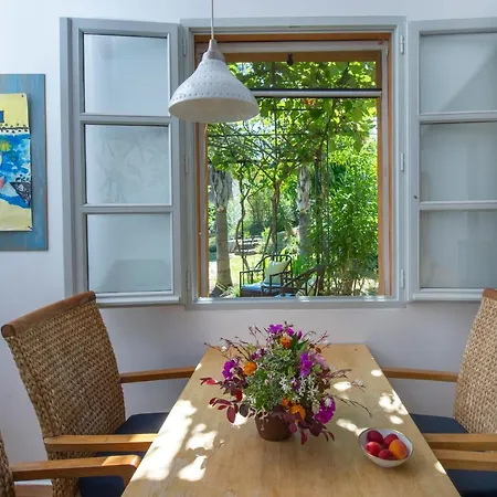 House With Garden And Sea View Holiday home *