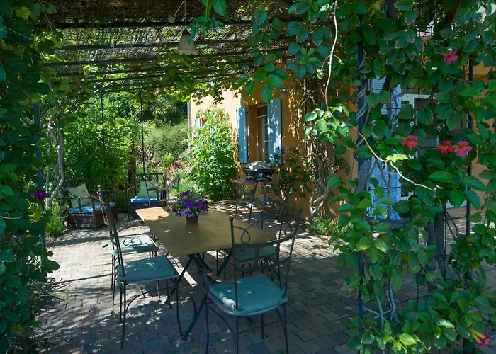 House With Garden And Sea View *